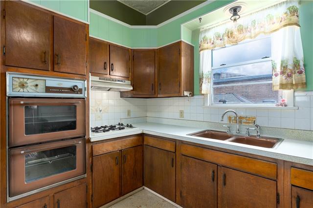 1550 Galvez