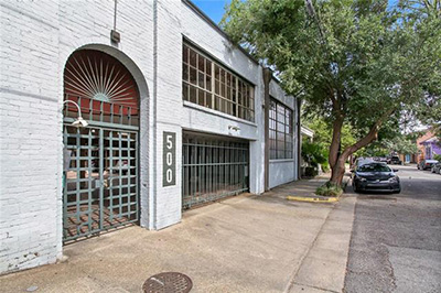 906 Esplanade