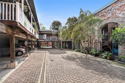 906 Esplanade