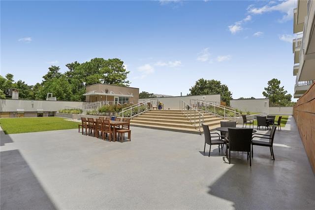 742 Barracks
