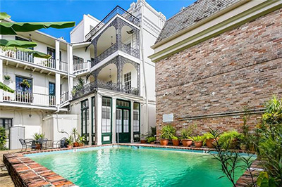 906 Esplanade